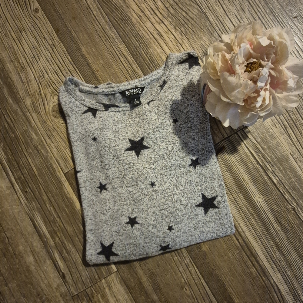 Bufflo Gray Star Pattern Long Sleeve Top